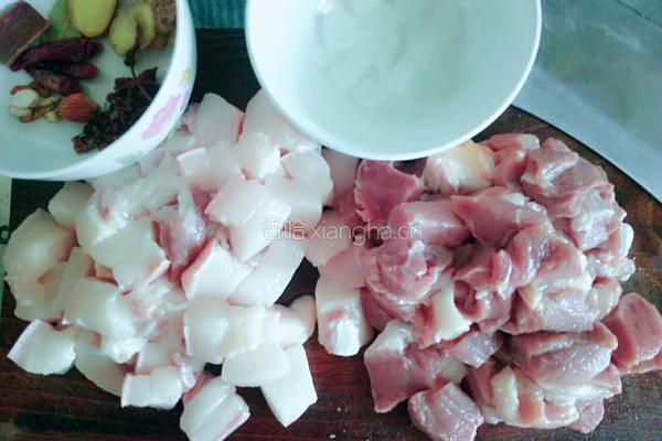冰糖红烧肉的做法图解1