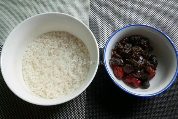 桂圆粥的做法图解1