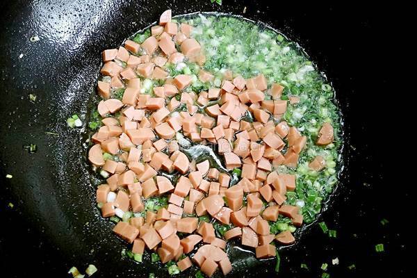 葱香火腿肠蛋炒饭的做法图解10
