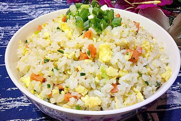葱香火腿肠蛋炒饭的做法图解20