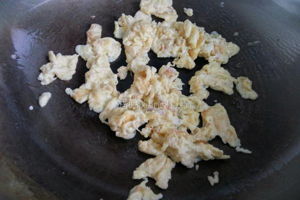 酸菜炒饭的做法图解4