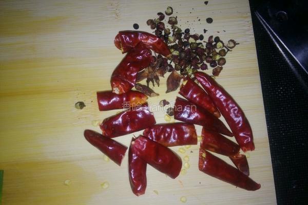 酸菜鱼的做法图解1