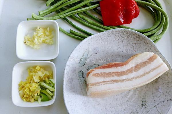 长豆角炒肉的做法图解1