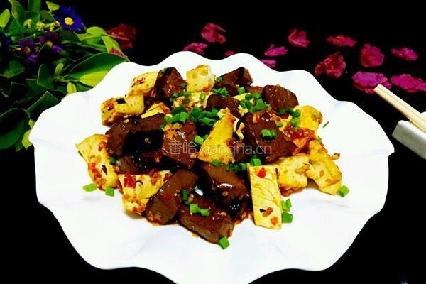 猪血炒豆腐的做法图解9