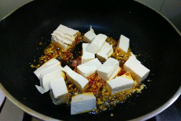 猪血炒豆腐的做法图解6