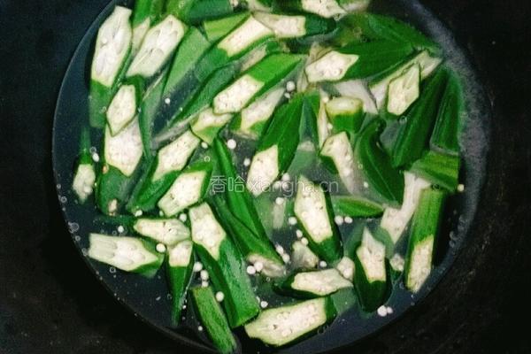 青椒炒秋葵的做法图解4
