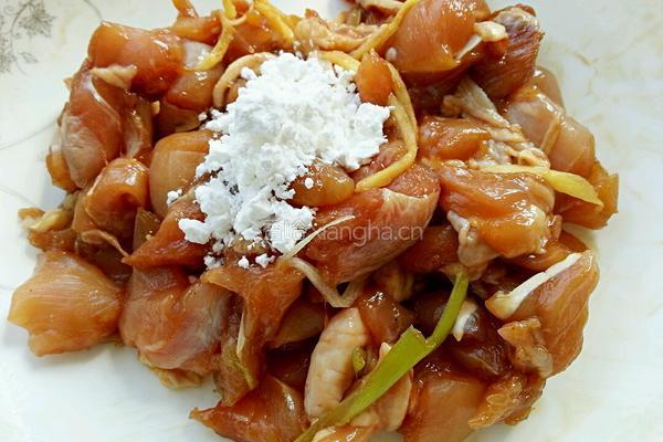 香菇鸡肉煲仔饭的做法图解4