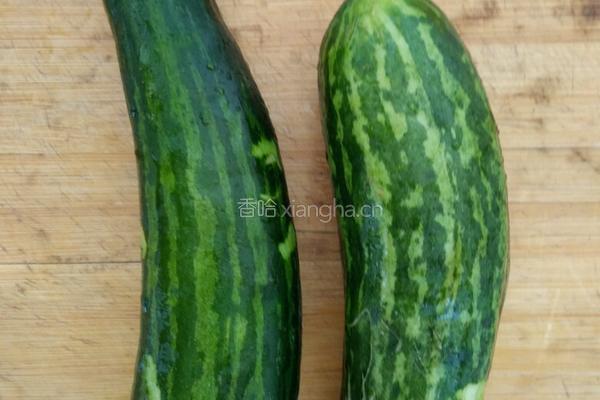 凉拌脆瓜的做法图解1