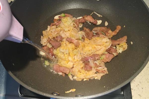 酸菜粉条肉的做法图解7