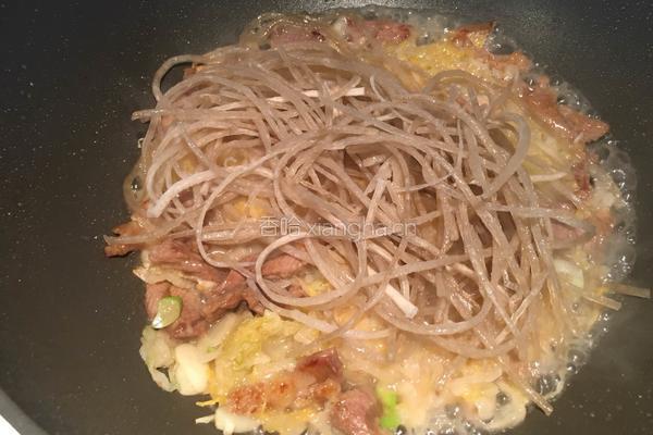 酸菜粉条肉的做法图解8