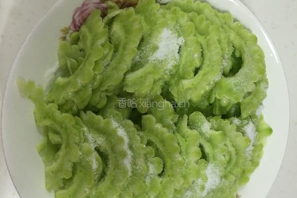 豆豉炒苦瓜的做法图解4