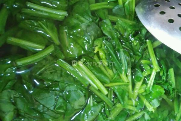 菠菜疙瘩汤的做法图解2