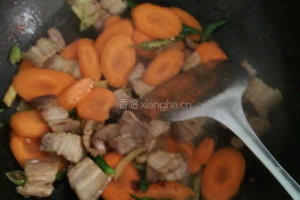 胡萝卜回锅肉的做法图解4