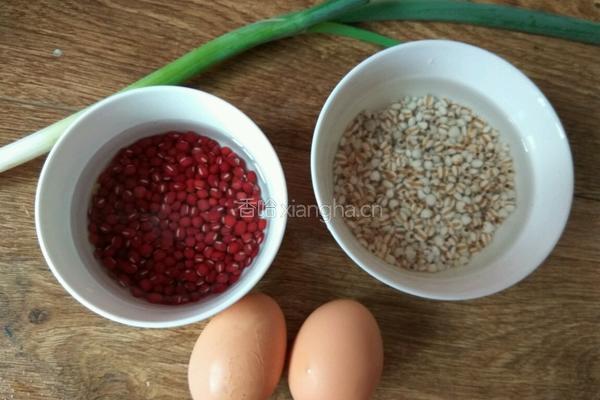 炒薏米红豆饭的做法图解1