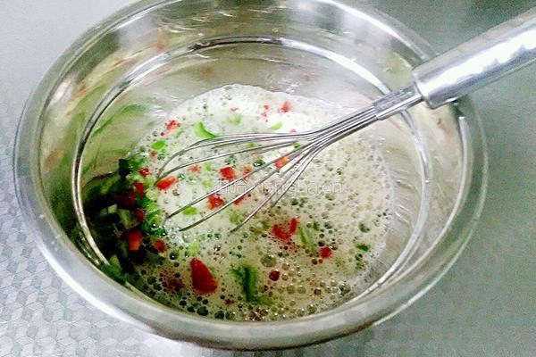 青椒煎鸡蛋的做法图解4