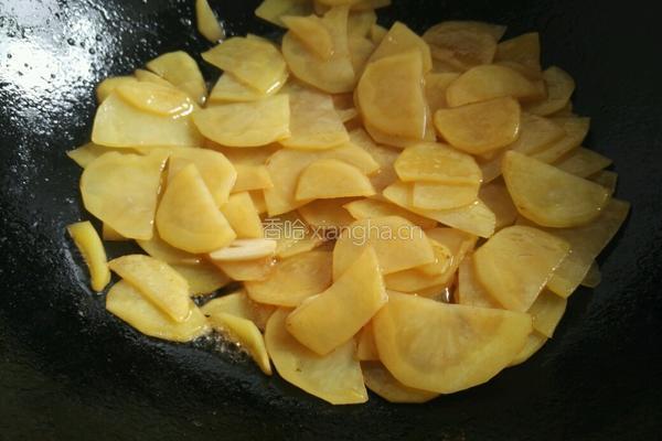 榛蘑炒土豆片的做法图解7