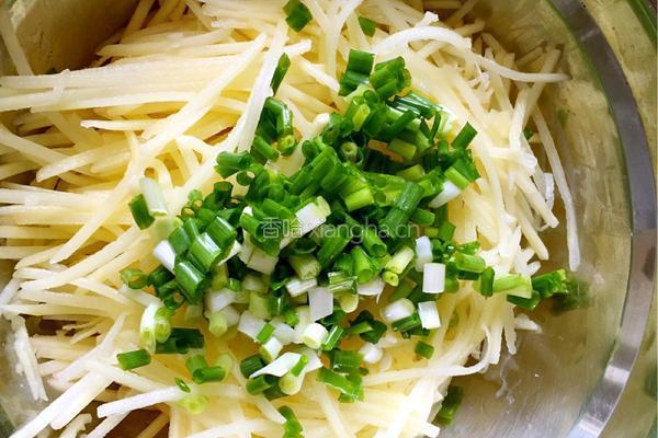土豆煎饼的做法图解2