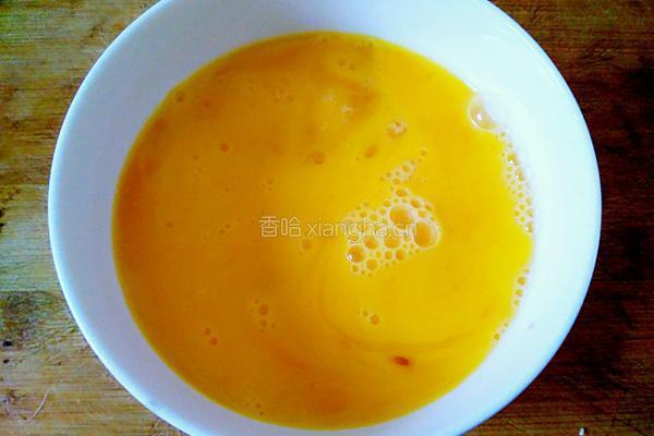 鸡蛋西红柿木耳的做法图解3