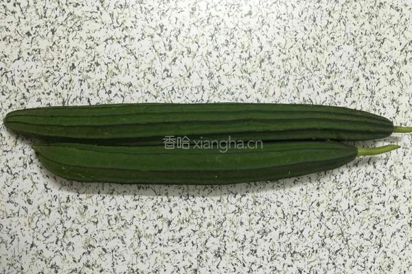 虾皮炒丝瓜的做法图解1