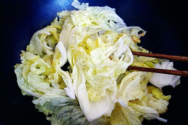 白菜粉条的做法图解7