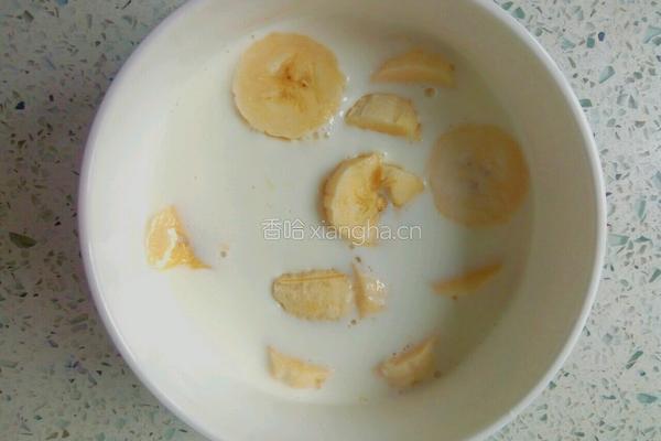 香蕉奶昔冰棒的做法图解4