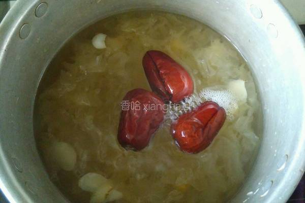 红枣银耳西米露的做法图解5