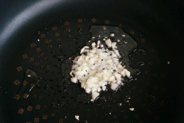 洋葱炒鸭蛋的做法图解4