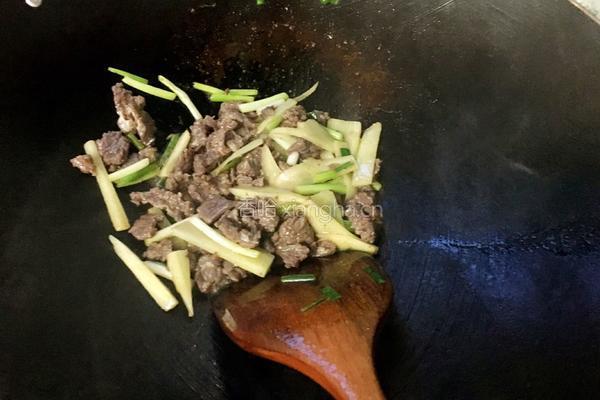 姜葱炒牛肉的做法图解9