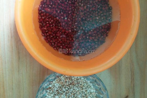 赤小豆薏米粥的做法图解2