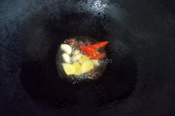 猪脚花生煲的做法图解7