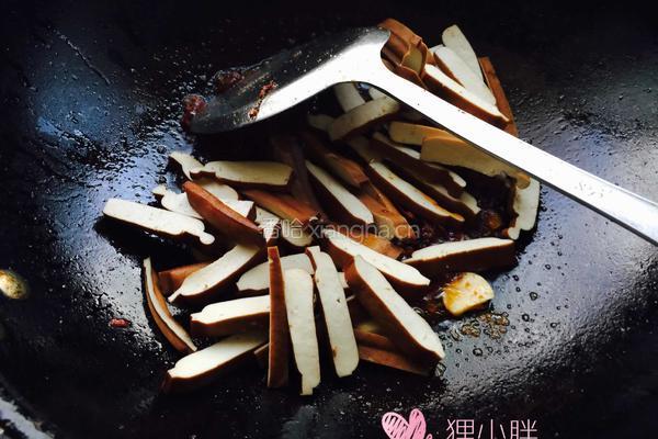 青椒炒香干的做法图解5