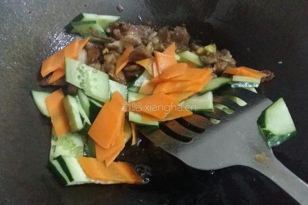 辣白菜炒肉的做法图解6