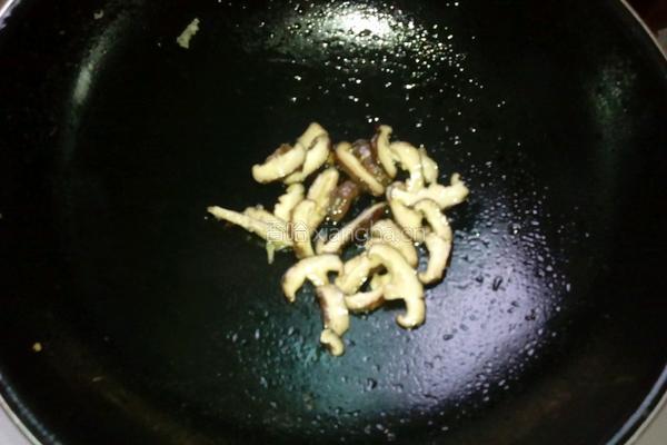 西芹炒香菇的做法图解4