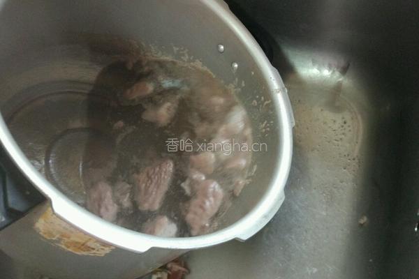 白萝卜炖牛肉的做法图解4
