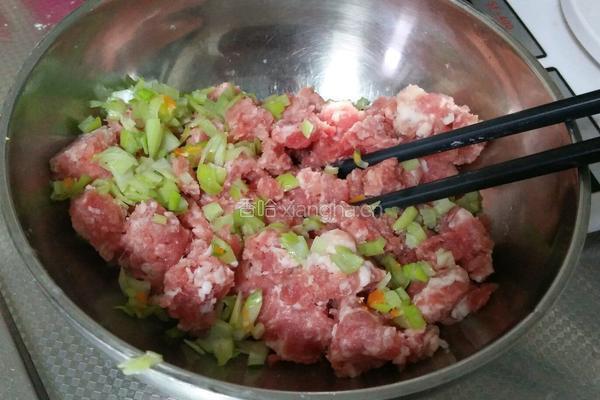 猪肉玉米饺子的做法图解7