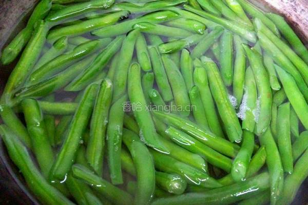 四季豆炒猪肉的做法图解4