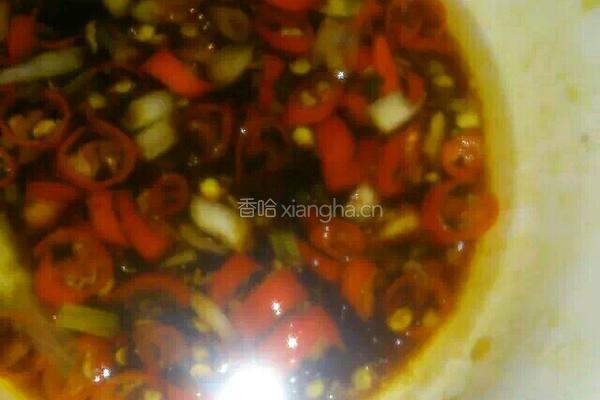 螃蟹沾辣酱的做法图解3