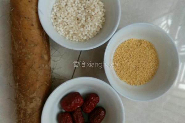 山药红枣粥的做法图解1