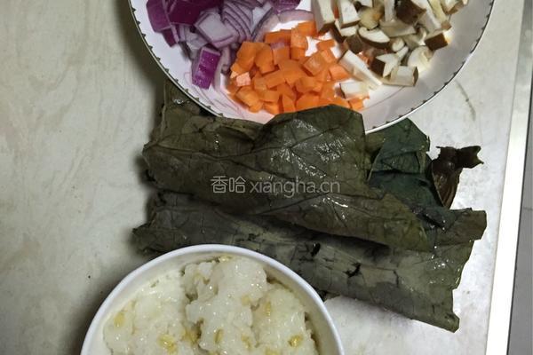 荷叶糯米蒸肉末的做法图解1