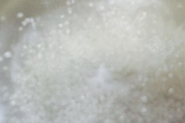 木耳牛奶西米露的做法图解3