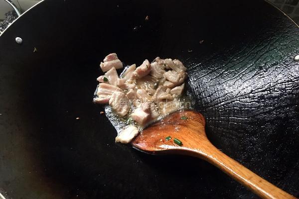 胡萝卜炒五花肉的做法图解4