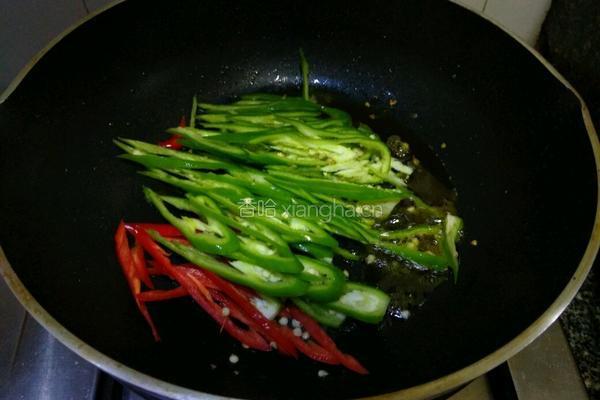辣椒炒银鱼的做法图解5