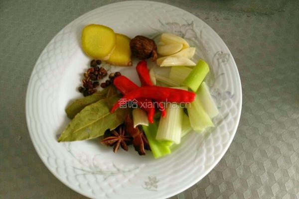 香菇炖牛肉的做法图解3