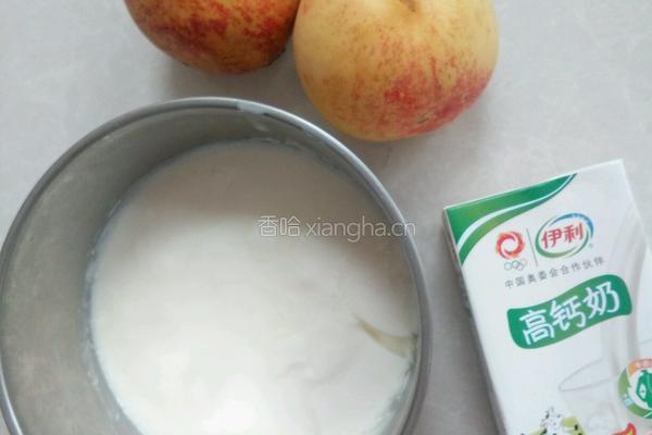 桃子奶昔的做法图解1