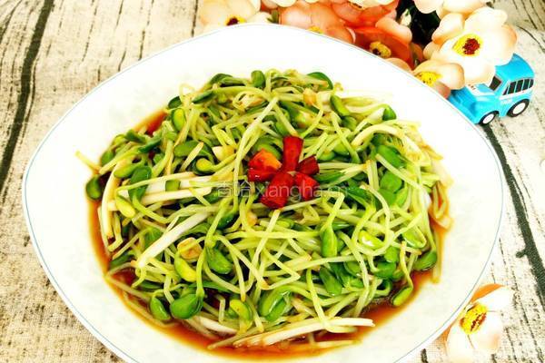 脆拌黑豆苗的做法图解7