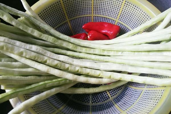 辣炒豆角的做法图解1