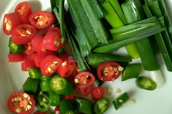 家常辣炒五花肉的做法图解1