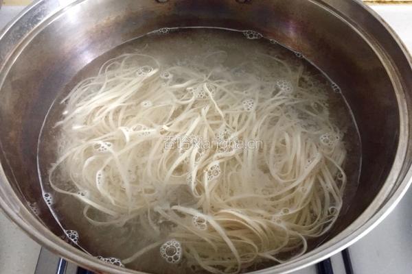 酸菜牛肉面的做法图解2