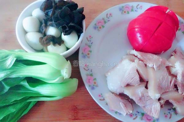 蹄膀菜圆汤的做法图解1