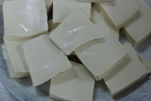 五彩豆腐的做法图解1